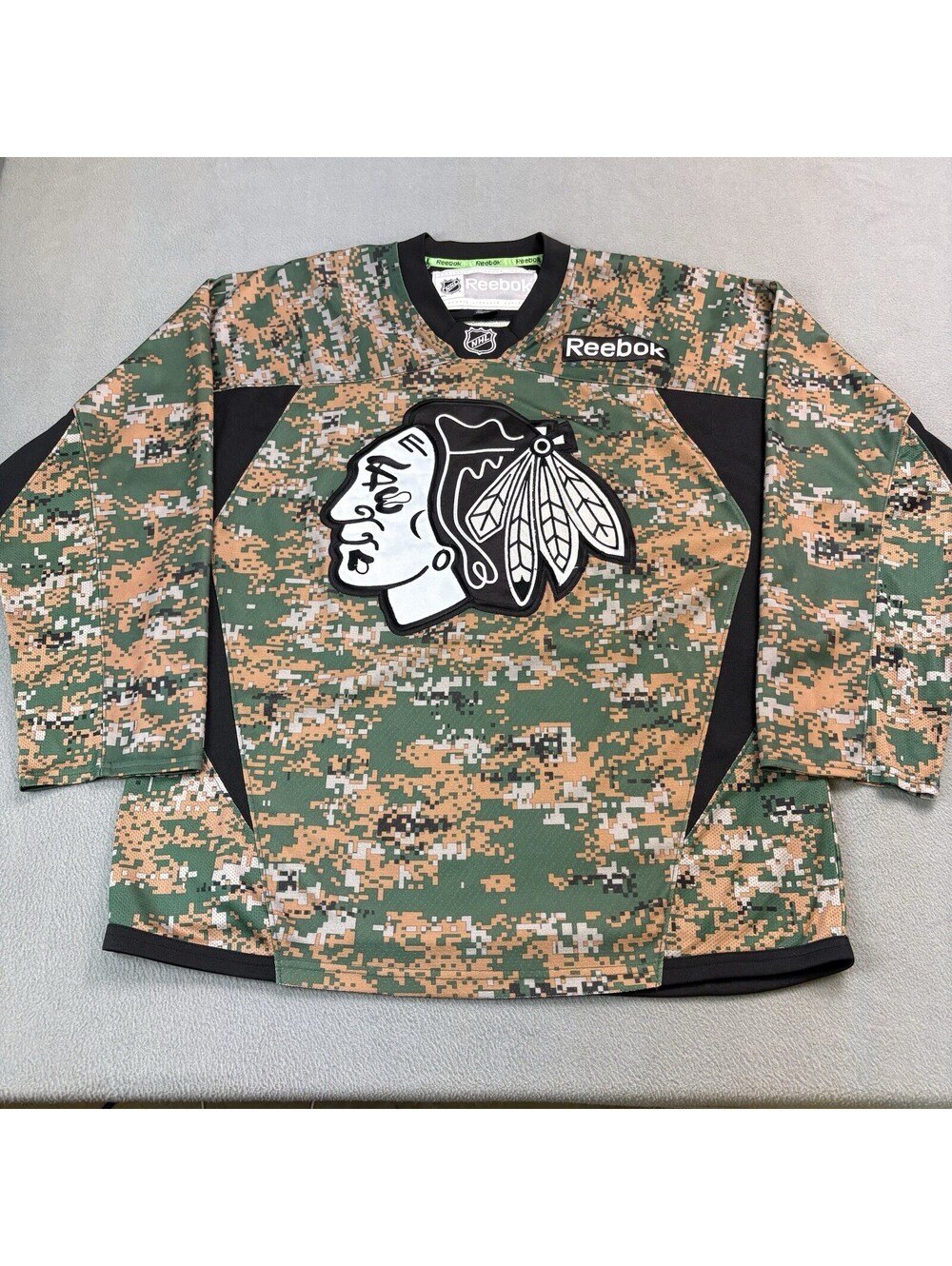 Chicago Blackhawks Artemi Panarin Digital Camo Hockey Jersey Size Small Reebok